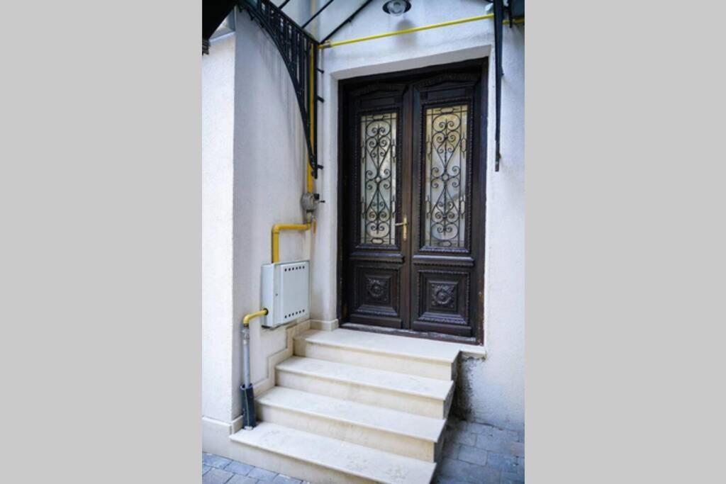 Marvellous Attic Studio In The Old Town Bucarest Exterior foto